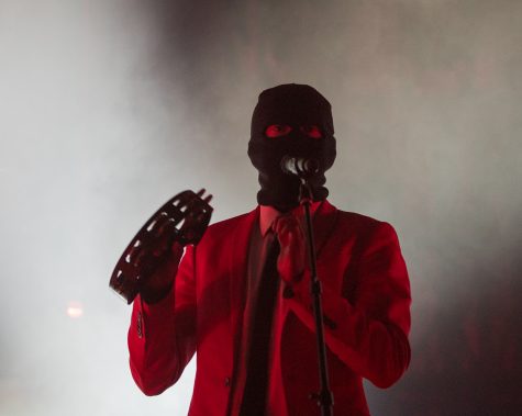 Linnabary: Twenty One Pilots soar, but dude, where’s my guitar?