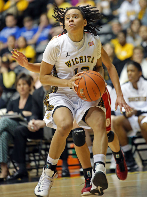 Wichita+State+guard+Jessica+Diamond+drives+to+the+basket+in+the+first+half+against+Bradley+on+Feb.+10.%C2%A0%0A