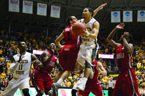 VanVleet scores 17 points, but Warriors even series with Raptors