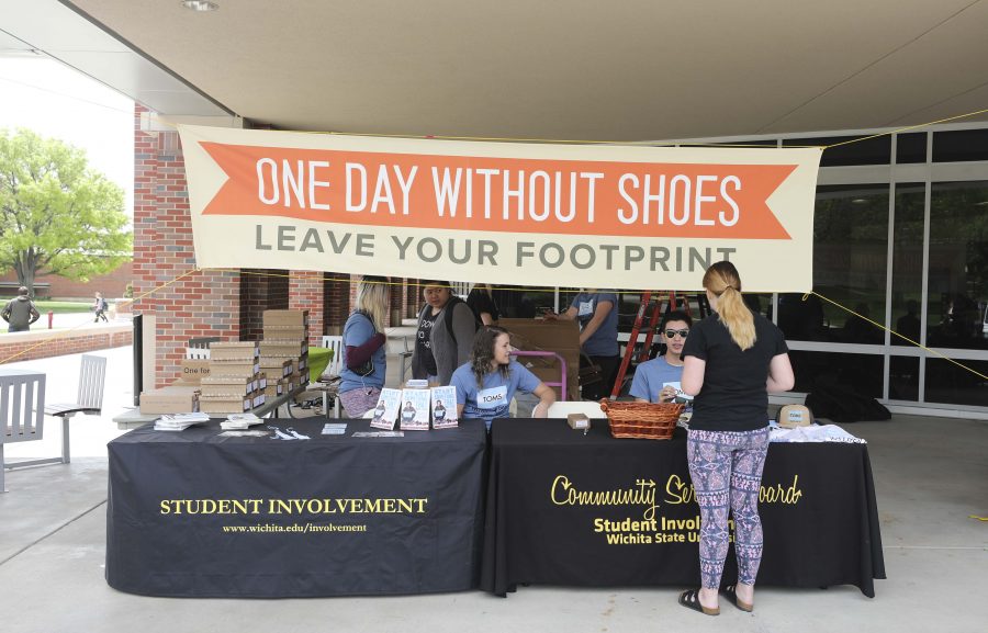 PHOTOS: TOMS Day Without Shoes goes barefoot outside the RSC – The ...