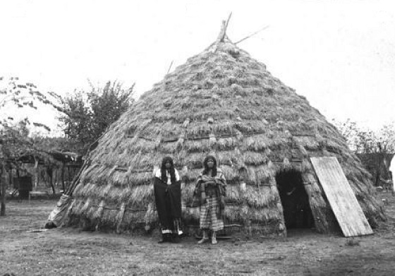 Professor of archaeology Donald Blakeslee continues researching Etzanoa, an ancient Wichita Indian settlement of more than 20,000 people.
