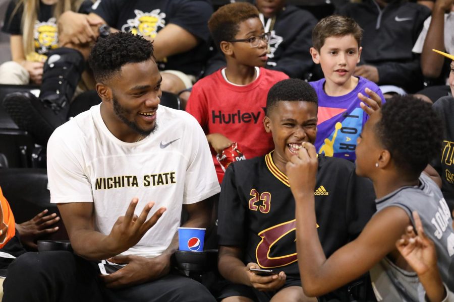 Markis McDuffie interacts with some young fans during Shocker Madness. (Oct. 18, 2017)