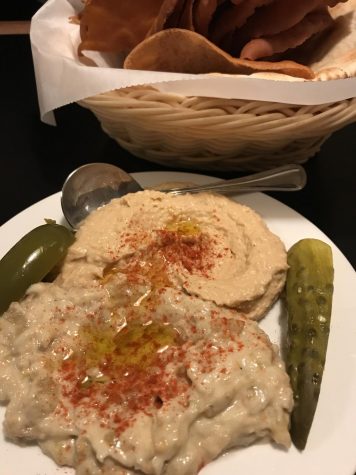 Hummus_at_N&J_Cafe