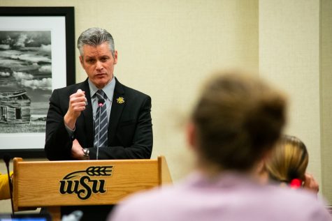 Muma, Hall address referendum concerns at SGA meeting