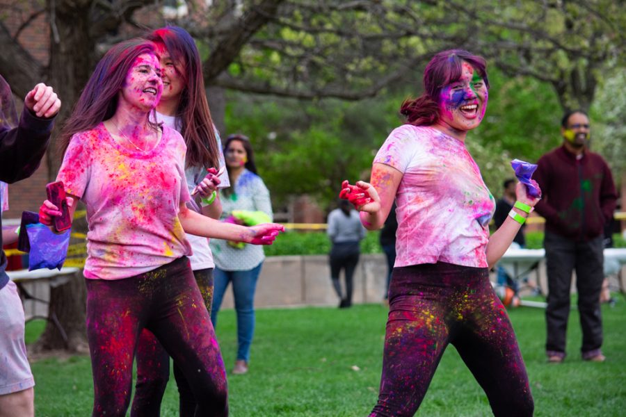 Misaki Imada dances to the cupid shuffel with friends and other event-goers at Holi 2019.