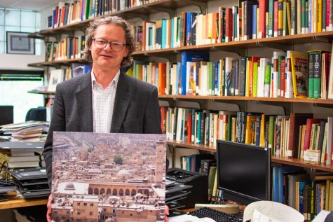 War and peace: Photo exhibition frames Aleppo through two different lenses