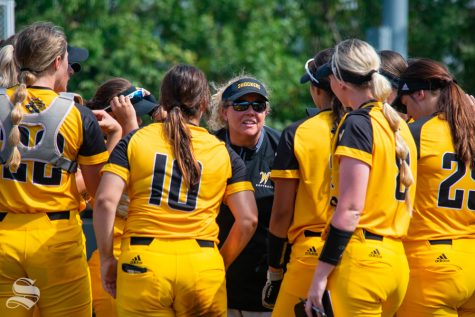WSU starts off season with .500 record in Texas Classic