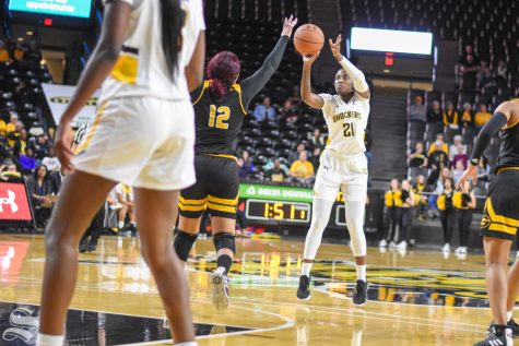 Brewer’s late 3 lifts WSU women over Tulane