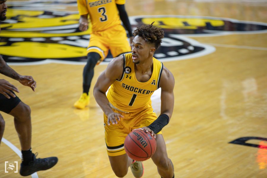 Wichita+State+sophomore+Tyson+Etienne+drives+to+the+basket+during+the+game+against+UCF+at+Charles+Koch+Arena+on+Jan.+30.