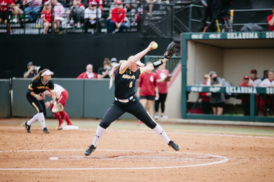 Wichita+State+junior+Caitlin+Bingham+pitches+during+the+Regional+Final+game+against+OU+on+May+23.