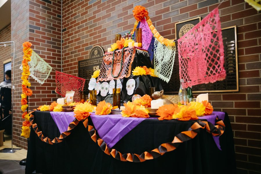 Día de los Muertos was hosted by the Office of Diversity and Inclusion on Nov 2 in the RSC. Día de los Muertos, translated to The Day of the Dead, is a traditional celebration of life and death in Latin countries.  Even though the main theme is dead, it is a holiday to show love and respect for deceased loved ones.