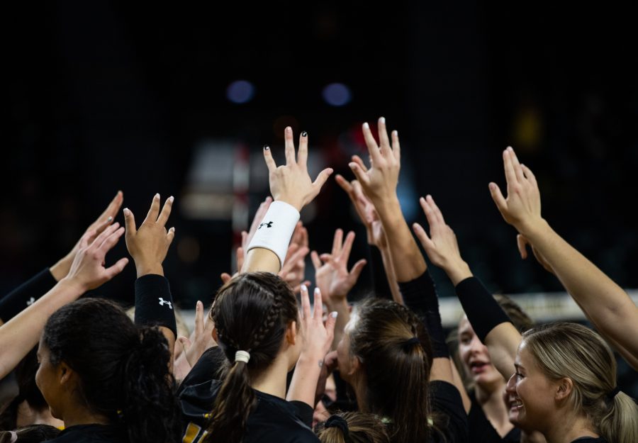 The+Shocker+volleyball+team+gathers+one+more+time+after+their+3+-+1+victory+over+Memphis+on+Nov.+26.