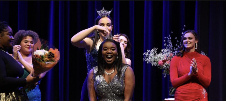 Courtney Price-Dukes is crowned Miss Sedgwick County