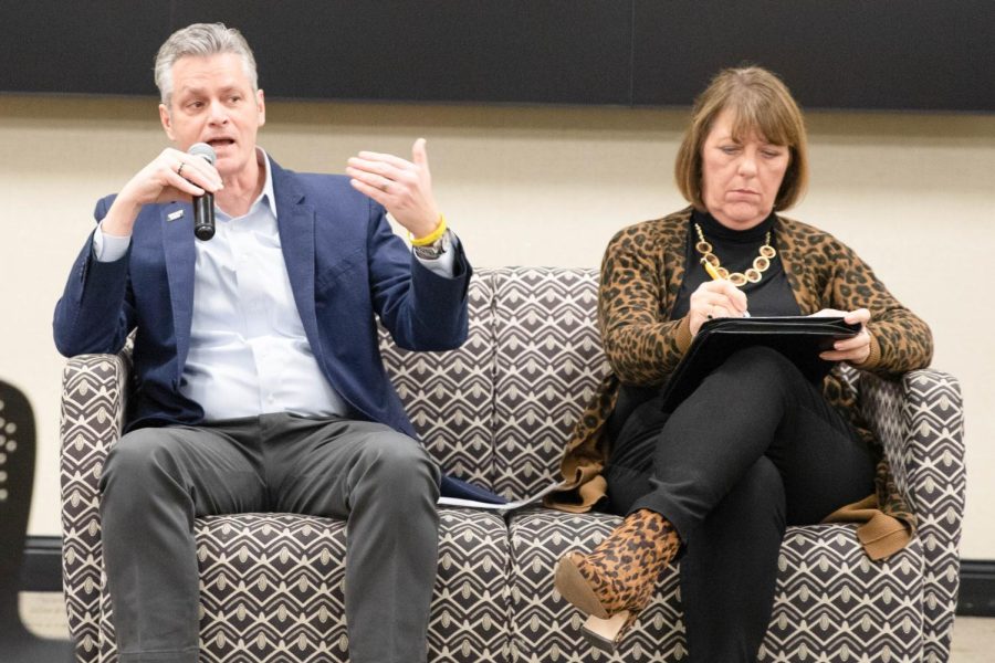 President Rick Muma and Executive Vice President and Provost Shirley Lefever have a conversation with students about mental health services and diversity on campus on April 18, 2022.