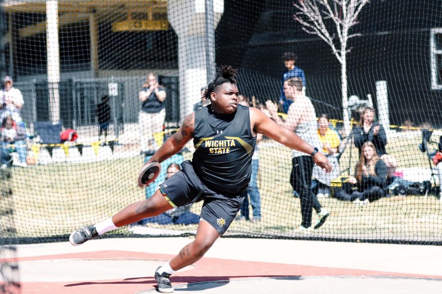 Junior+Dae%E2%80%99Trell+Gordon+prepares+to+throw+the+discus+during+the+KT+Woodman+Classic+on+April+9+at+Cessna+Stadium.