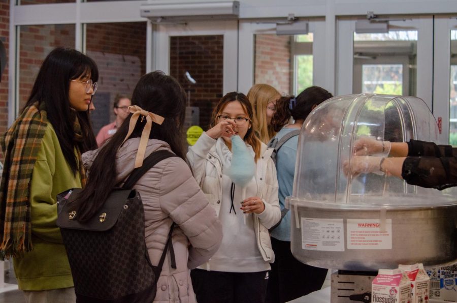 Student Engagement, Advocacy, and Leadership (SEAL) hosts an Election Day Bash on Nov. 8, 2022 to celebrate Election Day. The event had cotton candy, popcorn, a photo booth, and free shirts.

