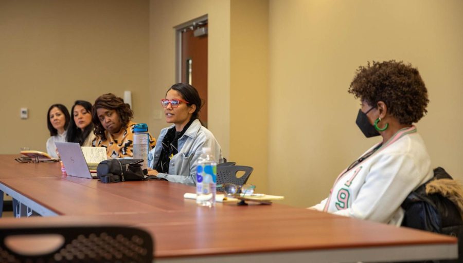 Naquela Pack, director of engagement at WSU, discusses a involvement opportunities at the African American Faculty and Staff Association meeting on Feb. 7.