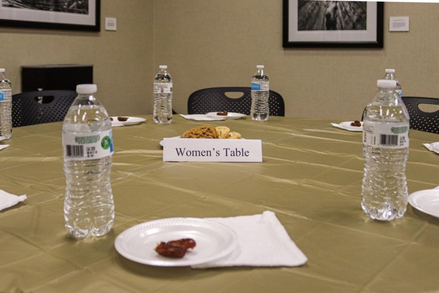 During the Iftaar banquet, the Muslim Students Association split tables between men and women. 