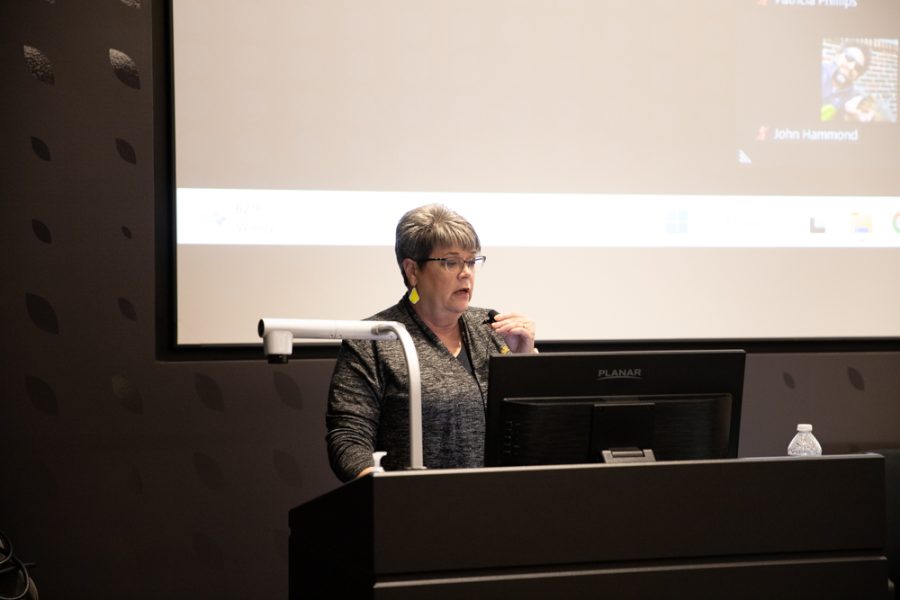 Then soon-to-be Faculty Senate President Jolynn Dowling speaks at Faculty Senate in April 2023.