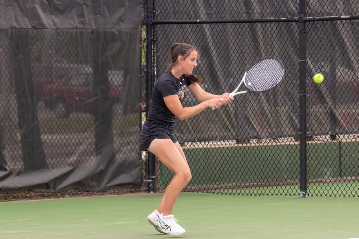 Wichita State Junior, Anne Knuettel won the single match with a 6-2, 6-1 at court four, making it 3-0  for the Shockers. WSU won against UMKC on April 8 with a score of 4-0.